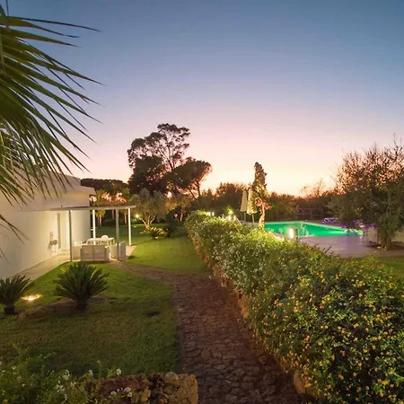 Feriehus Vacanze Pietre Rosse -alba Montevago