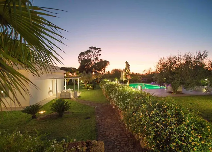 Feriehus Vacanze Pietre Rosse -alba Montevago